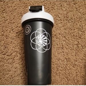 Black and White Blender Shaker Bottle